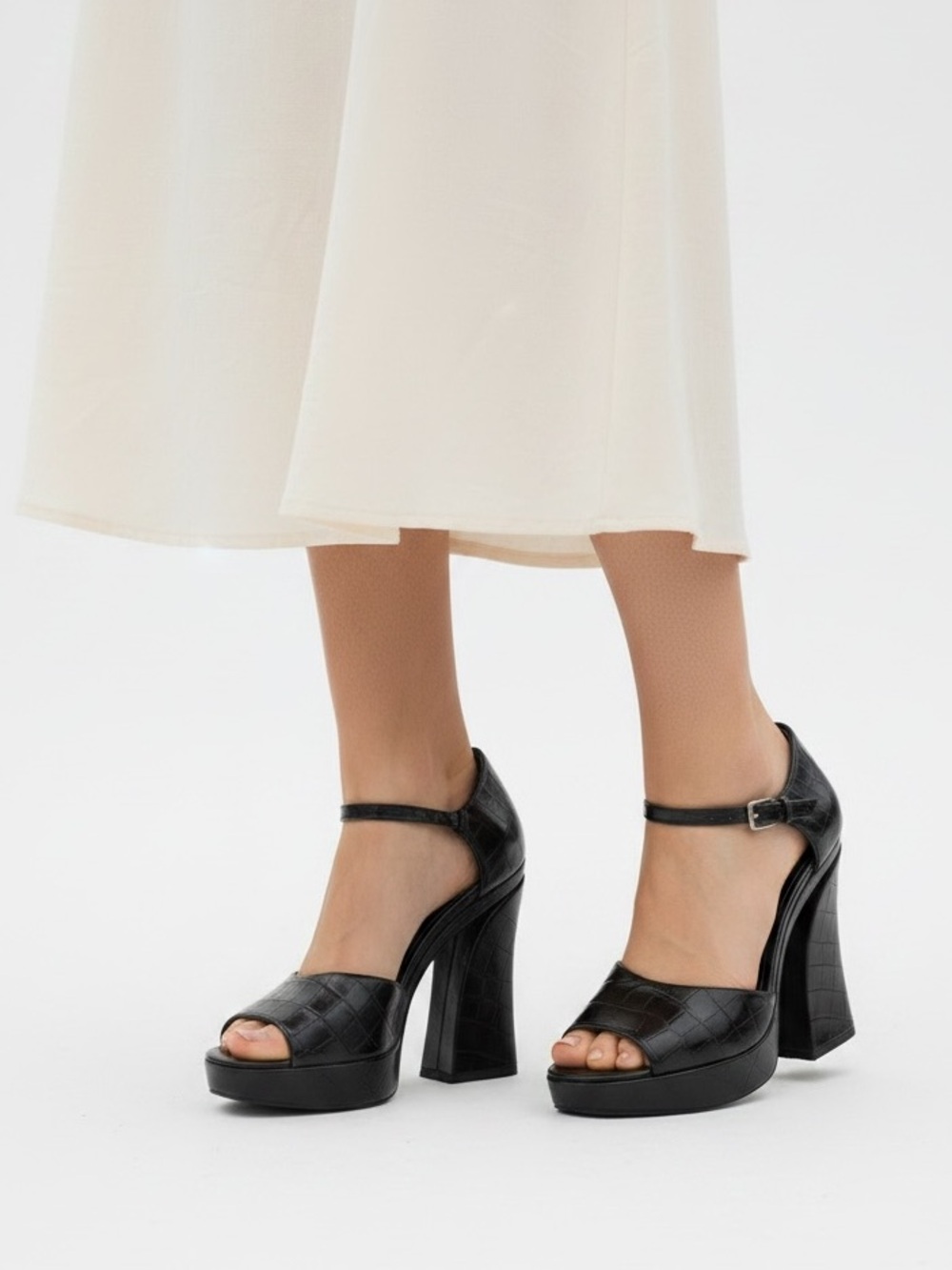 Alice + Olivia Chunky Croc Platform Black Sandals Size 10.5